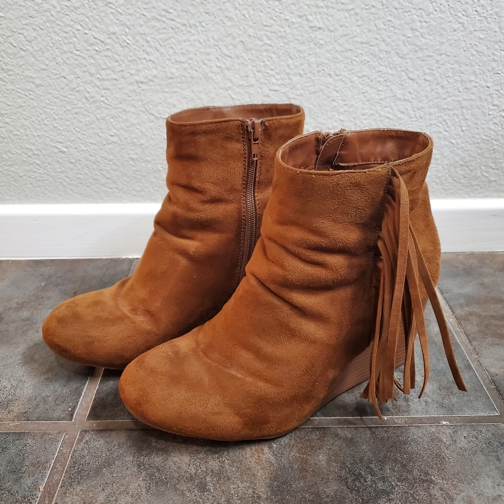 Torrid Feinge Booties Size 8W